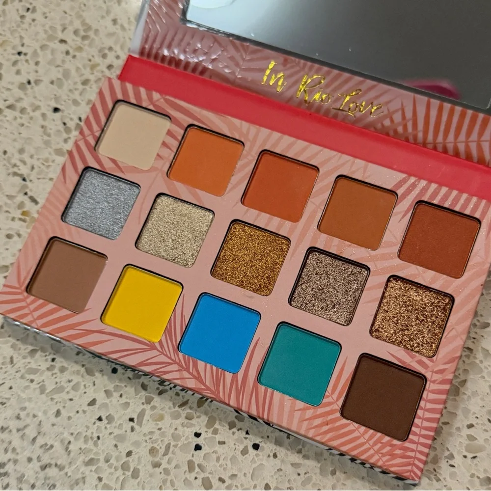 NWT Trend Beauty In Rio Love Eyeshadow Palette